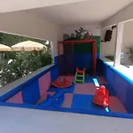 Paradise Hotel & Bar